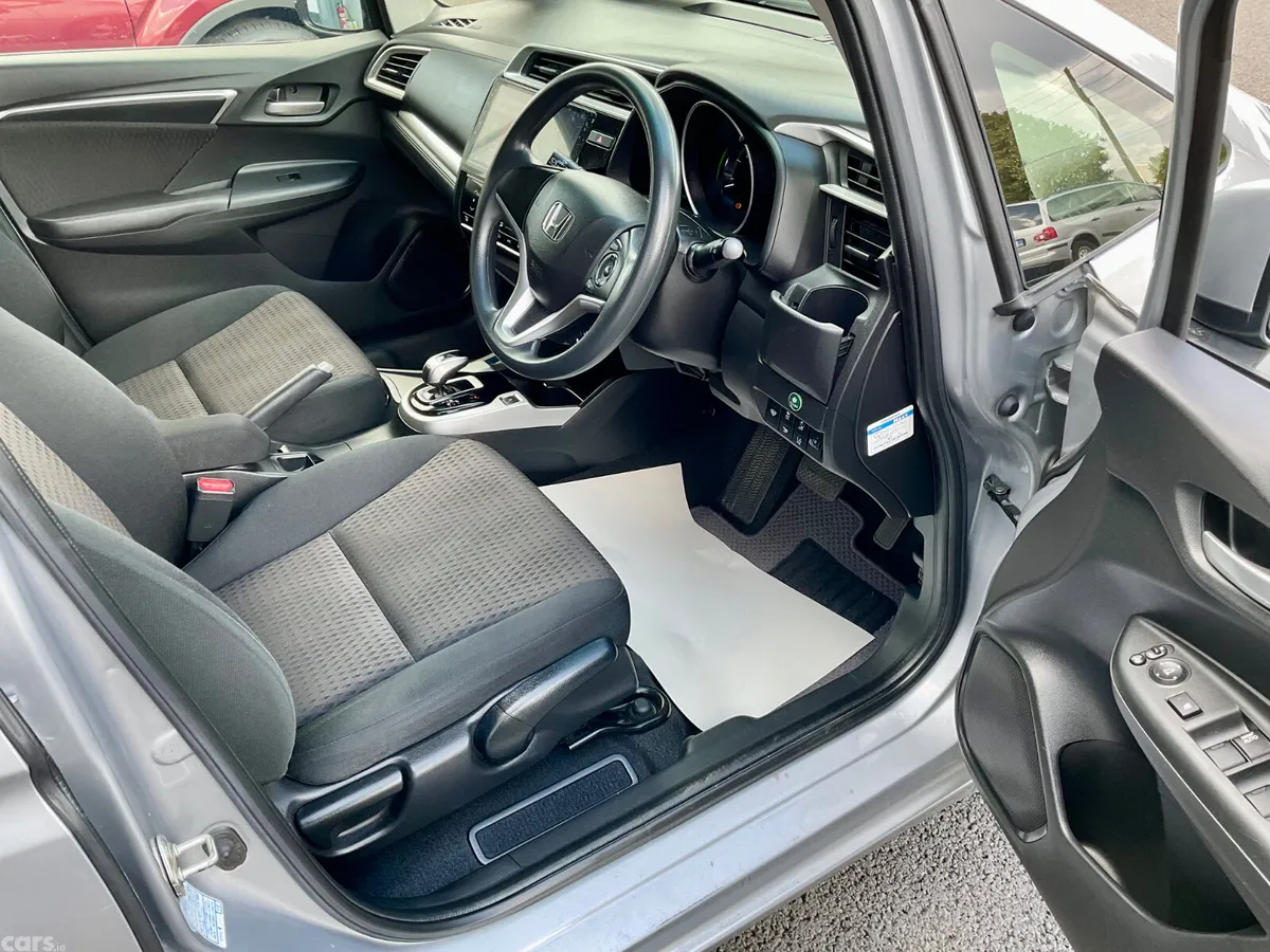 Honda Fit Hatchback, Petrol Hybrid, 2018, Silver