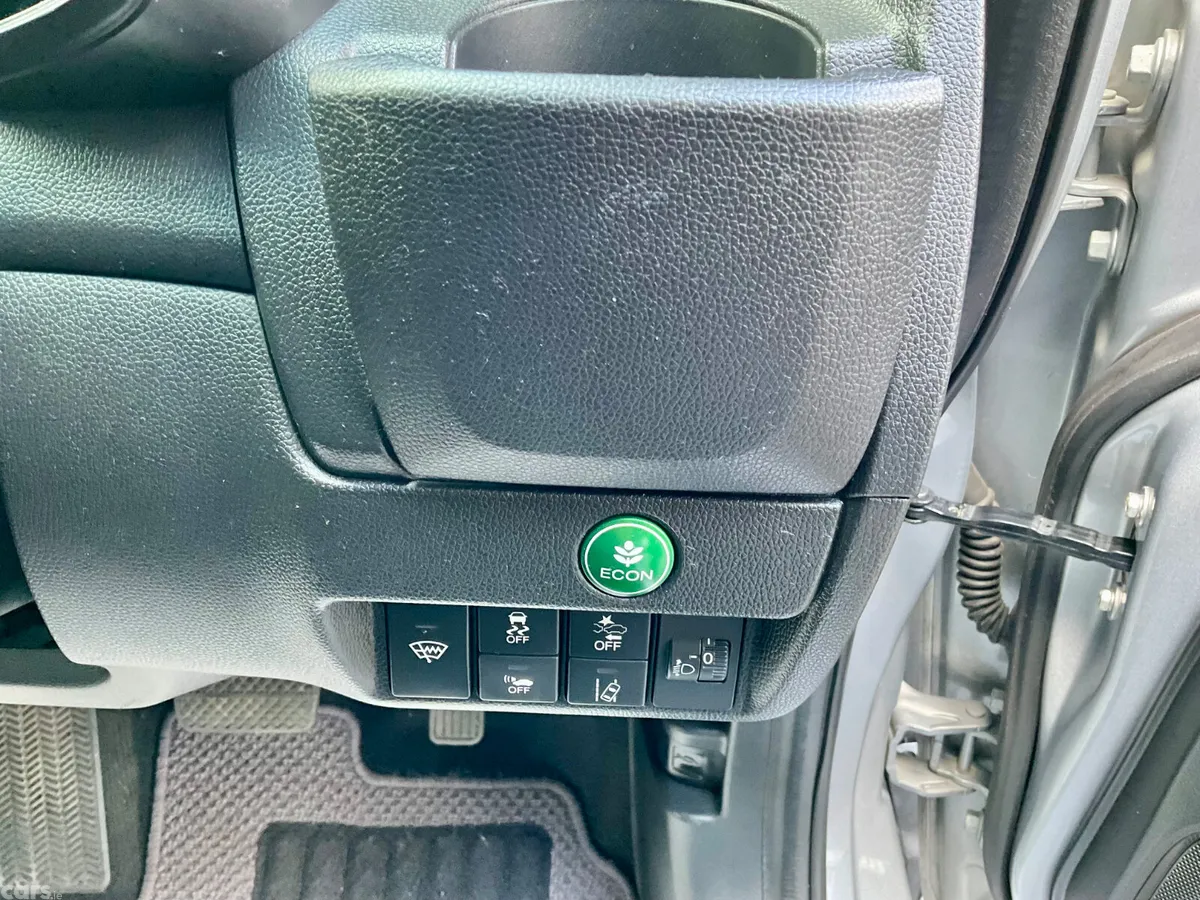 Honda Fit Hatchback, Petrol Hybrid, 2018, Silver