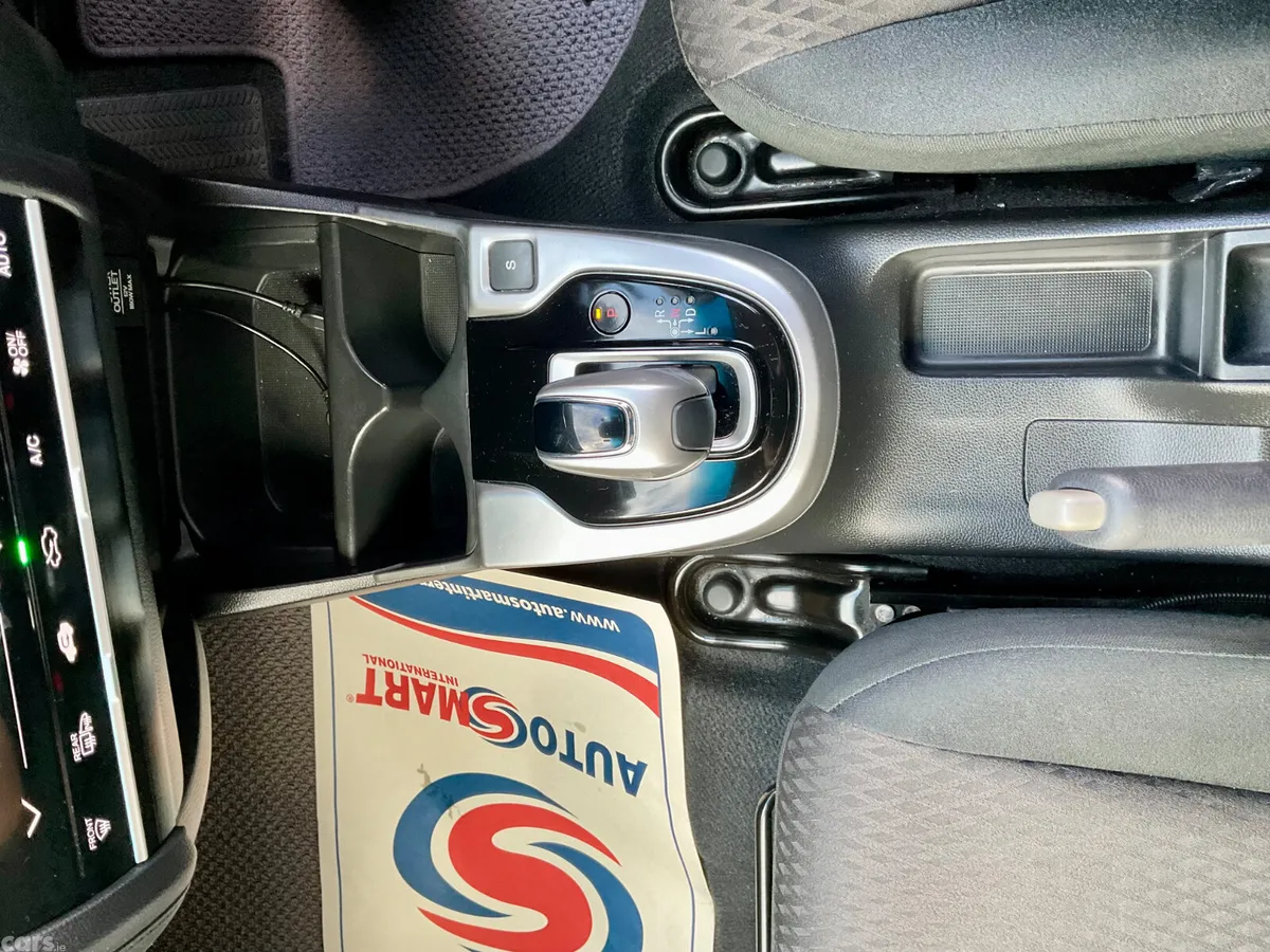 Honda Fit Hatchback, Petrol Hybrid, 2018, Silver