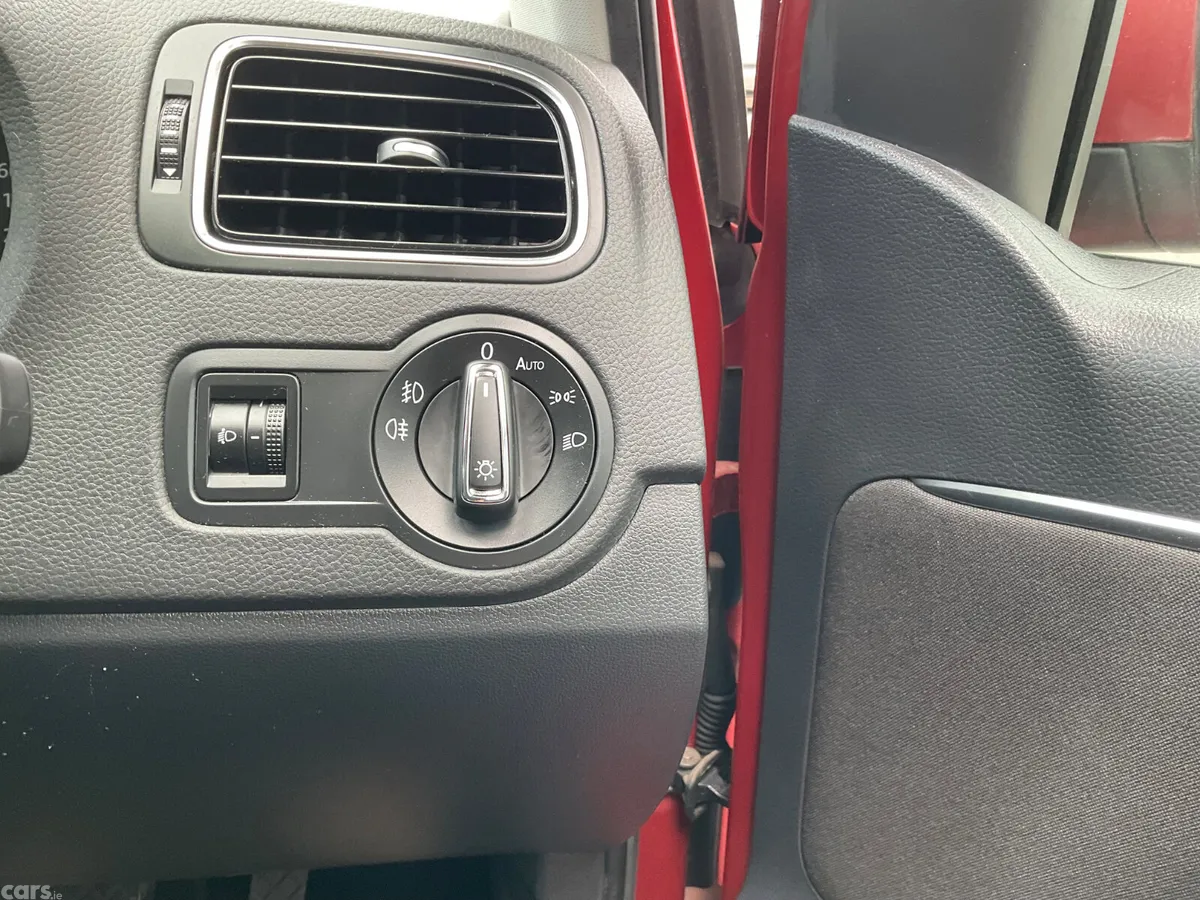 Volkswagen Polo Hatchback, Petrol, 2015, Red