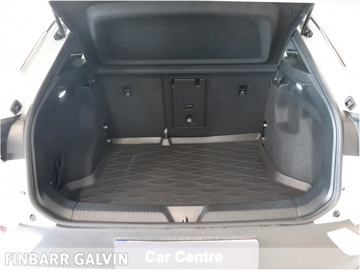 Volkswagen ID.4 Estate, Electric, 2023, White