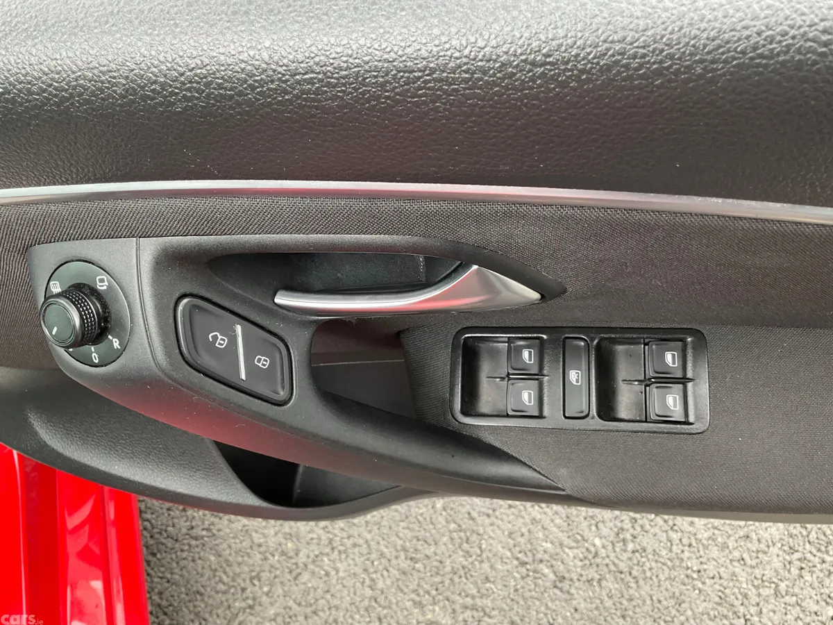 Volkswagen Polo Hatchback, Petrol, 2016, Red