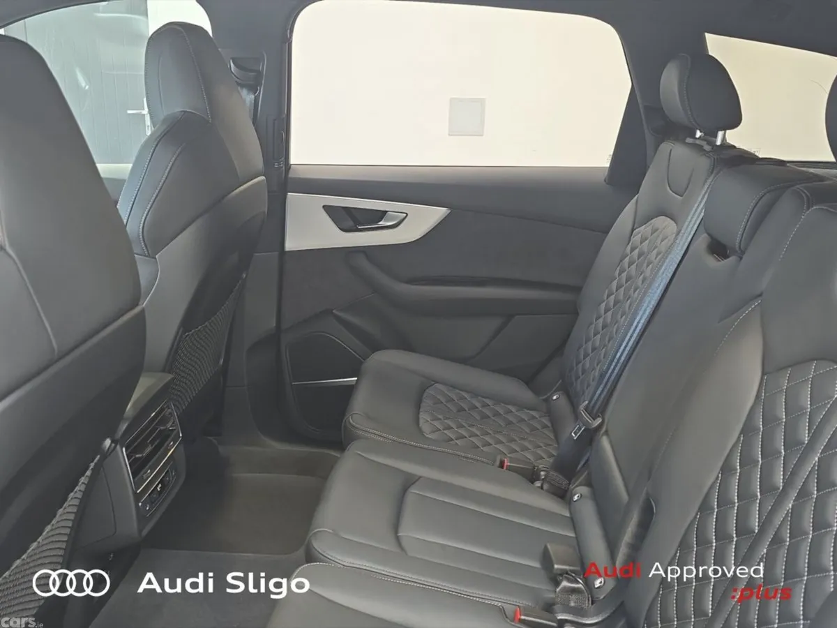 Audi Q7 SUV, Petrol Plug-in Hybrid, 2026, Blue