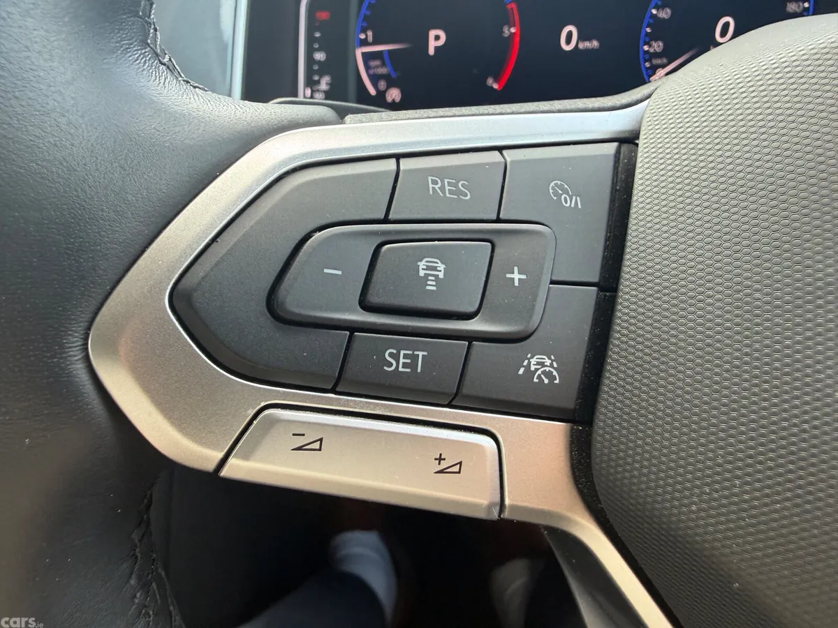 Volkswagen T-Roc SUV, Diesel, 2023, Green