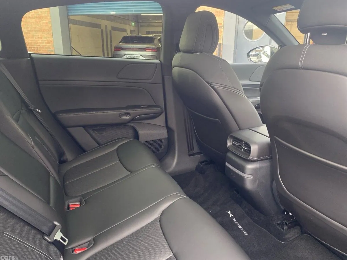 XPeng G6 Hatchback, Electric, 2026, Black