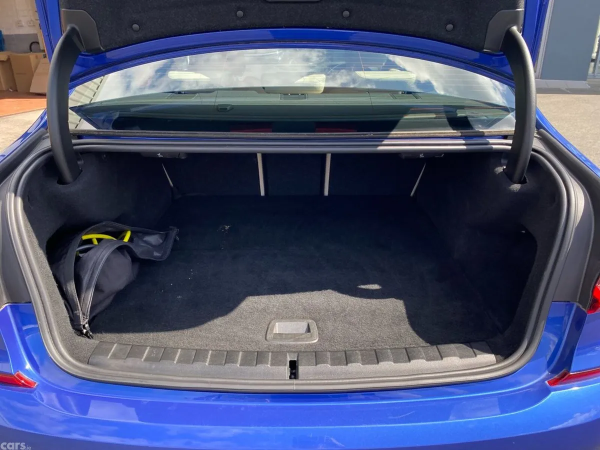 BMW 3-Series Saloon, Petrol Plug-in Hybrid, 2020, Blue