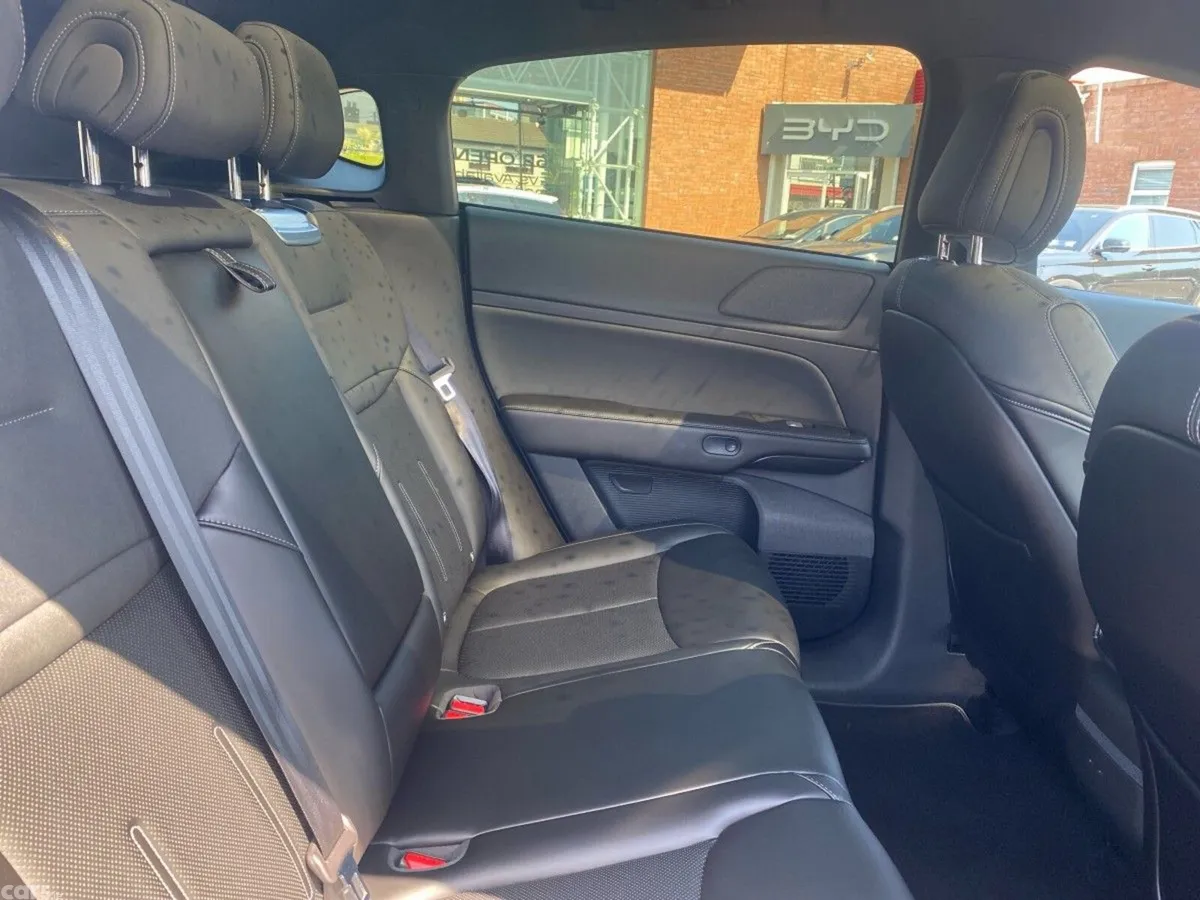 XPeng G6 Hatchback, Electric, 2025, Grey