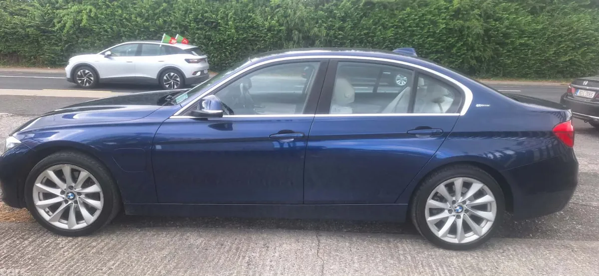 BMW 3-Series Saloon, Petrol Plug-in Hybrid, 2017, Blue