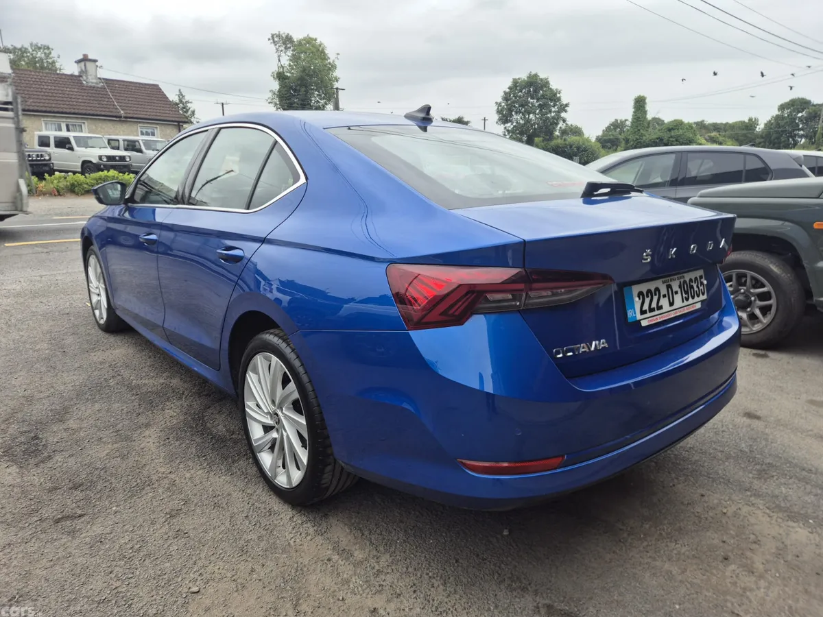 Skoda Octavia Saloon, Diesel, 2022, Blue