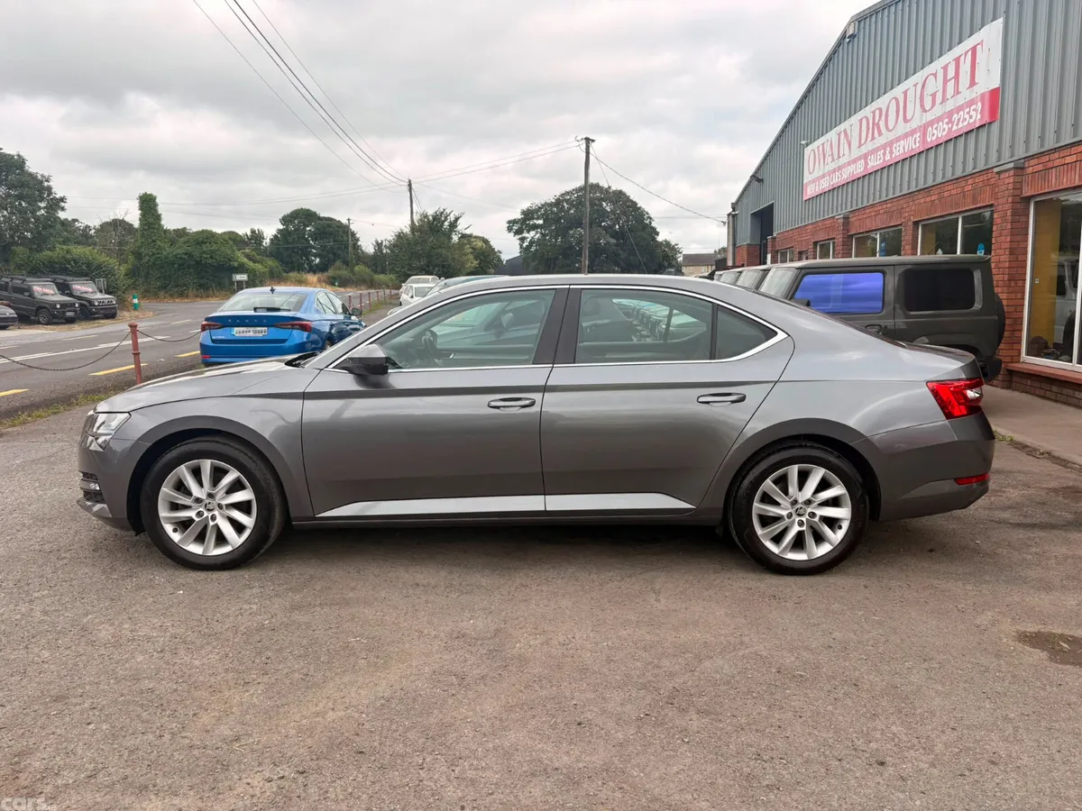 Skoda Superb Saloon, Diesel, 2022, Grey