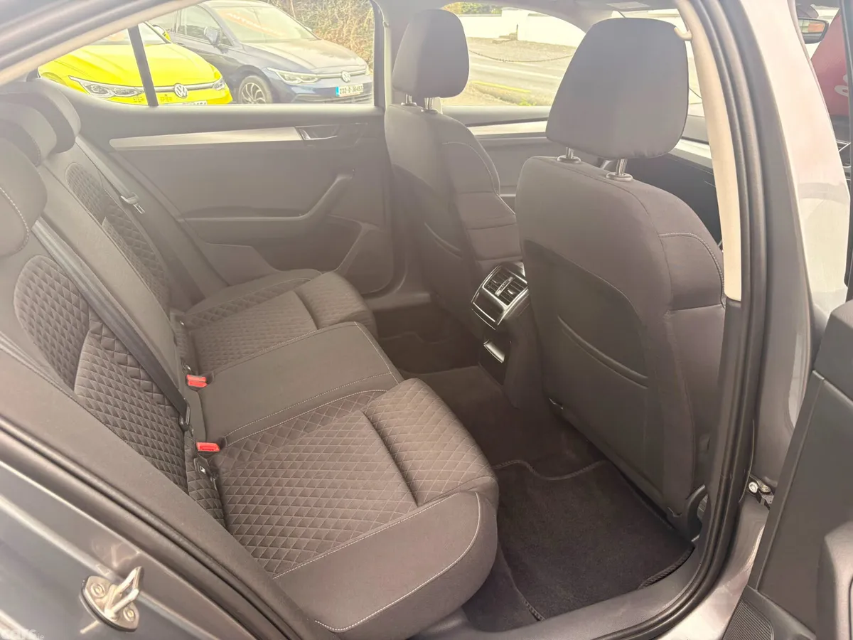 Skoda Superb Saloon, Diesel, 2022, Grey