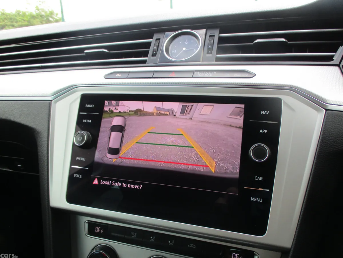 Volkswagen Passat Saloon, Diesel, 2019, Grey