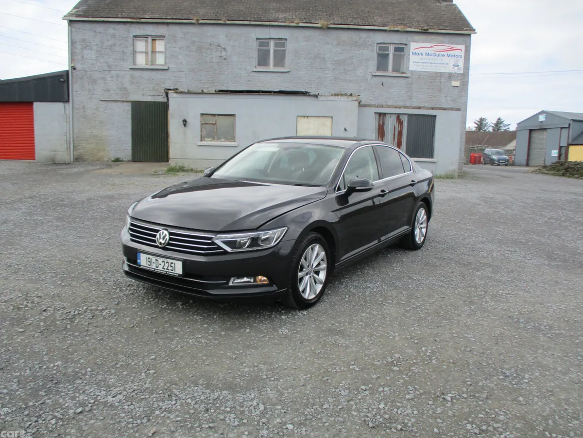Volkswagen Passat Saloon, Diesel, 2019, Grey