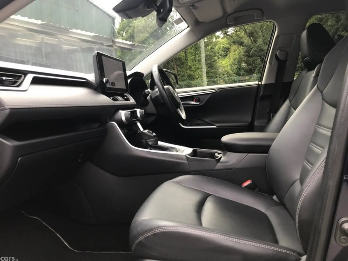 Toyota RAV4 SUV, Petrol Hybrid, 2024, Blue