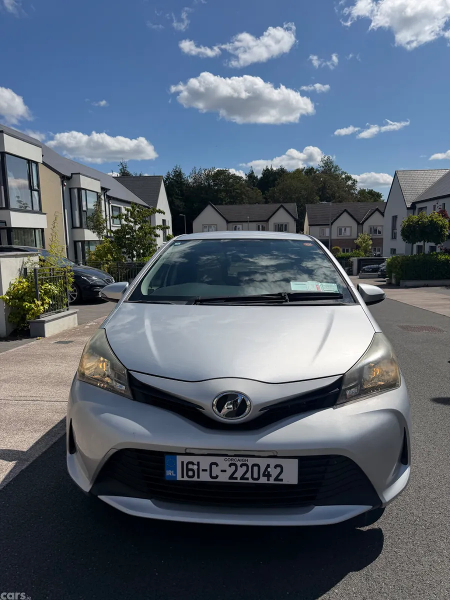 Toyota Vitz Hatchback, Petrol, 2016, Silver