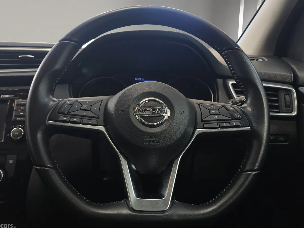 Nissan Qashqai MPV, Petrol, 2020, Grey