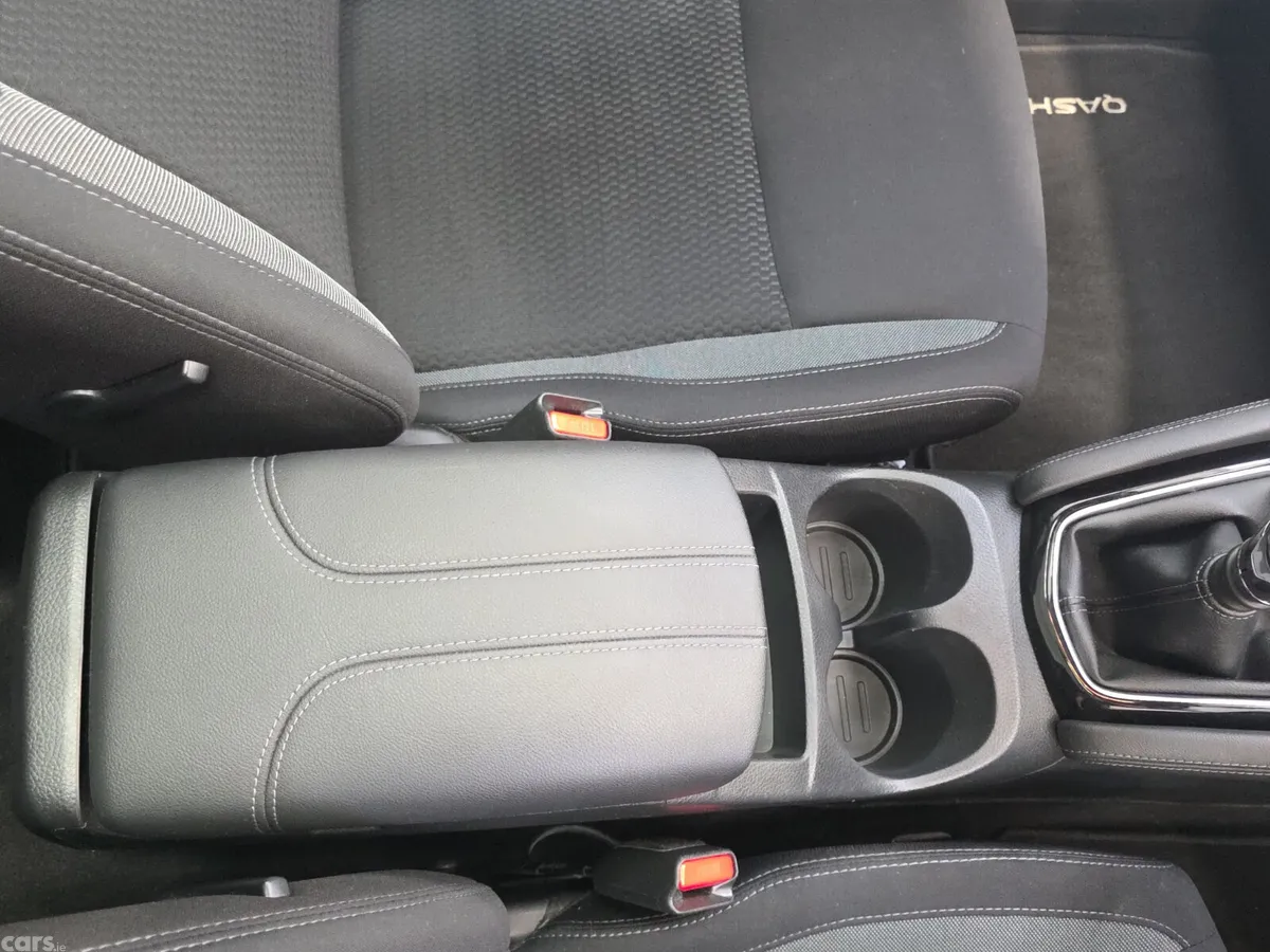 Nissan Qashqai MPV, Petrol, 2020, Grey