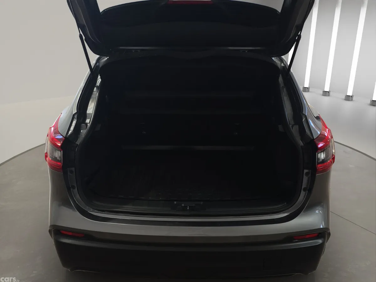 Nissan Qashqai MPV, Petrol, 2020, Grey