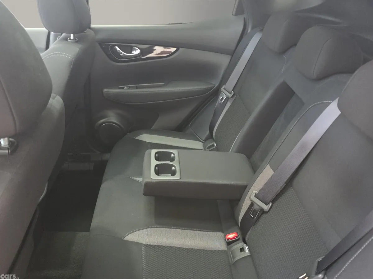 Nissan Qashqai MPV, Petrol, 2020, Grey