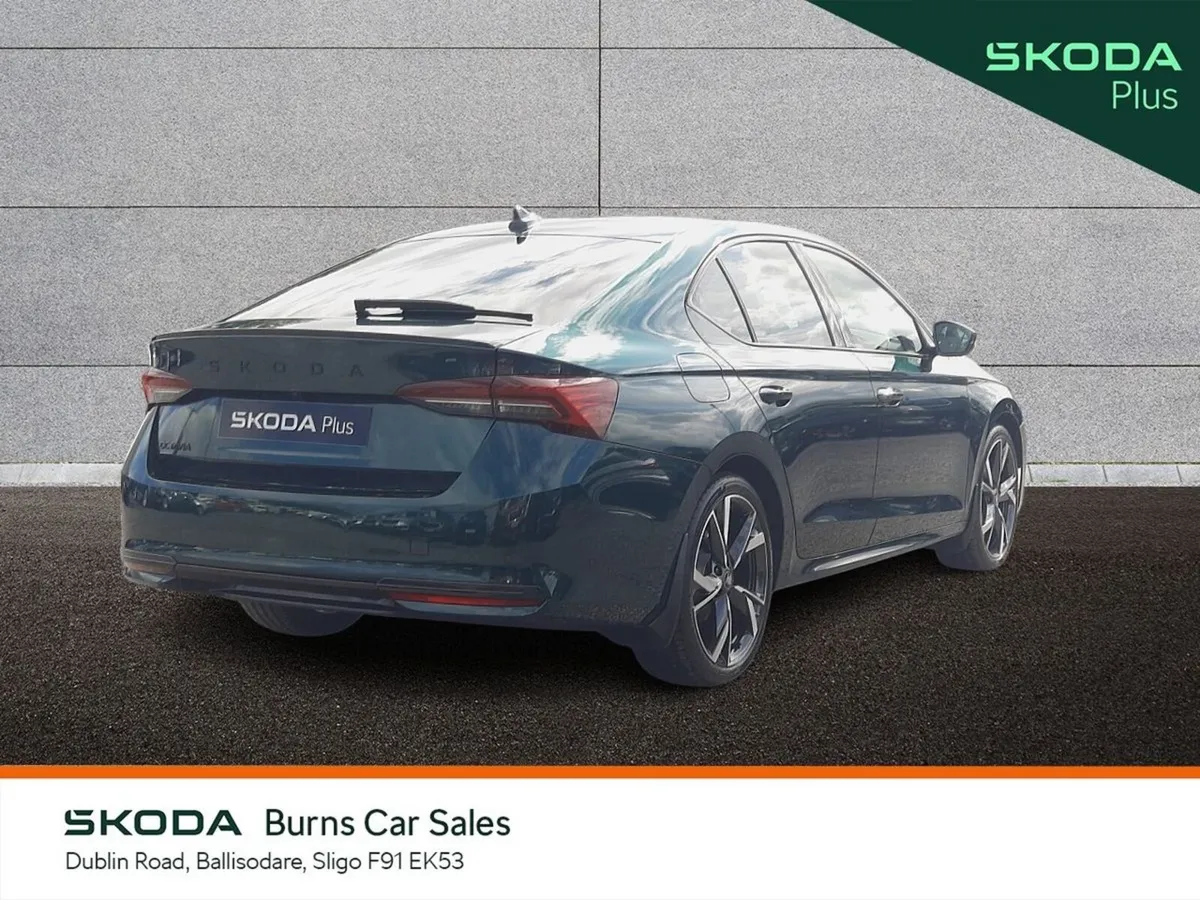 Skoda Octavia Hatchback, Diesel, 2026, Green