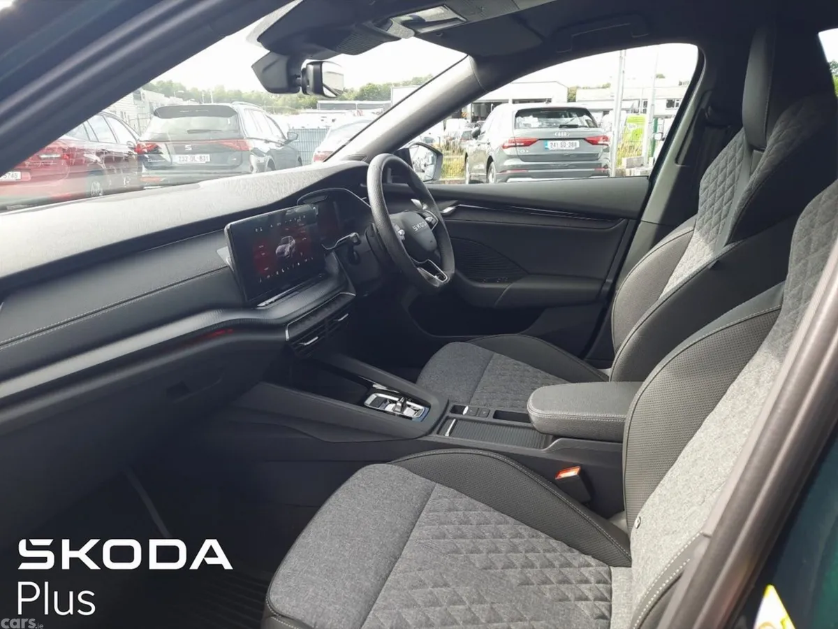 Skoda Octavia Hatchback, Diesel, 2026, Green