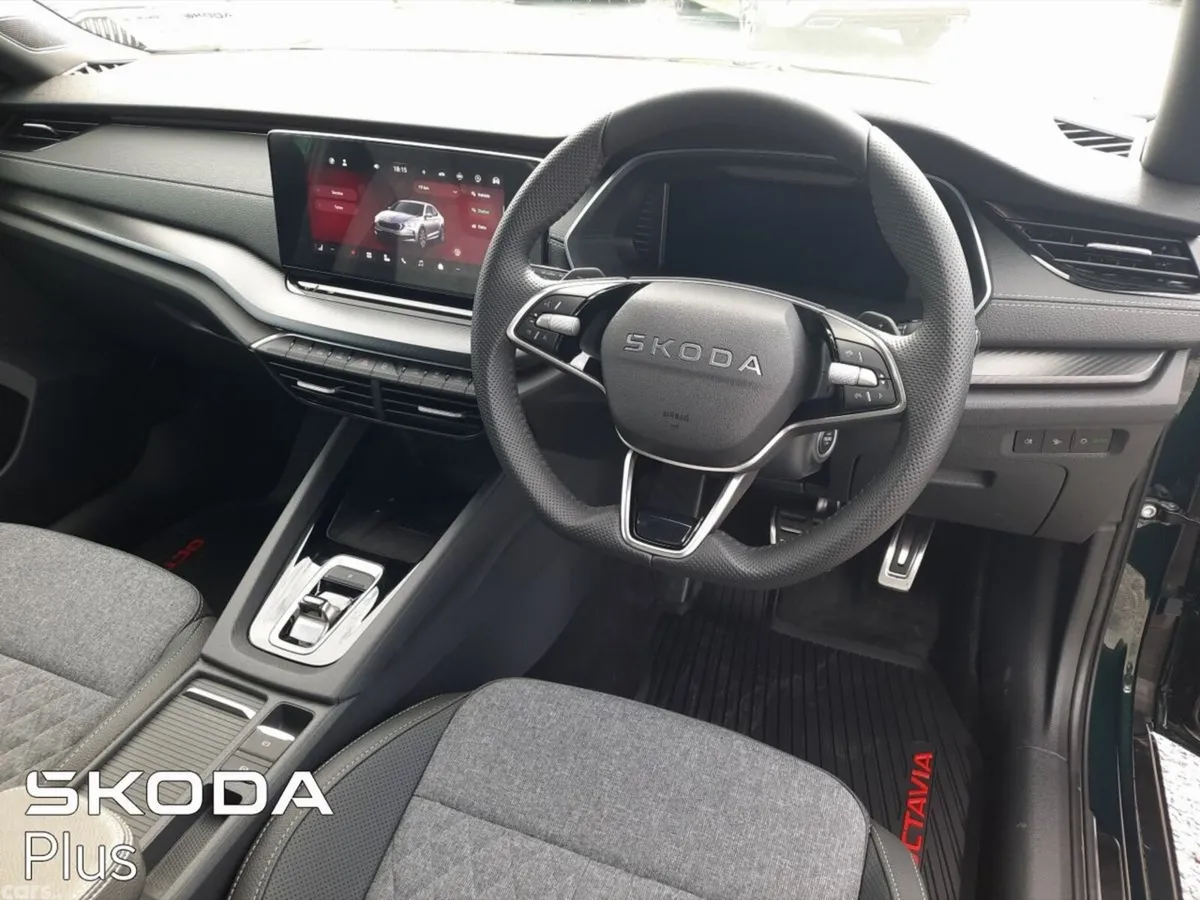 Skoda Octavia Hatchback, Diesel, 2026, Green