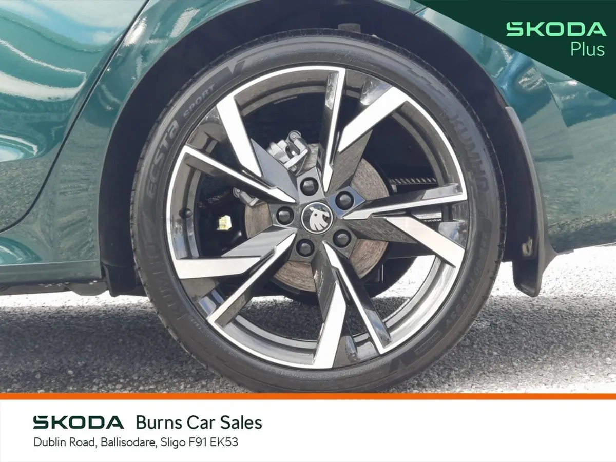 Skoda Octavia Hatchback, Diesel, 2026, Green