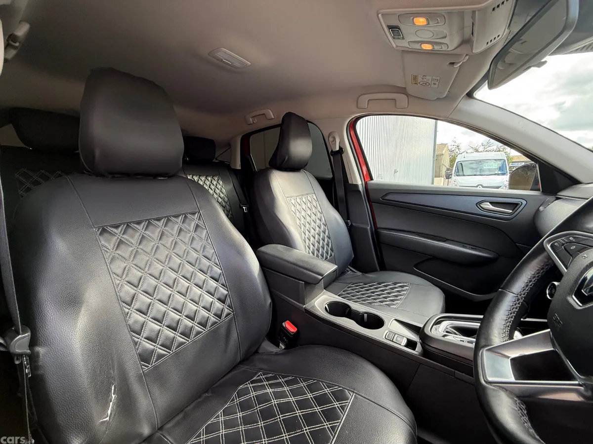 Renault Arkana Hatchback, Petrol, 2022, Red