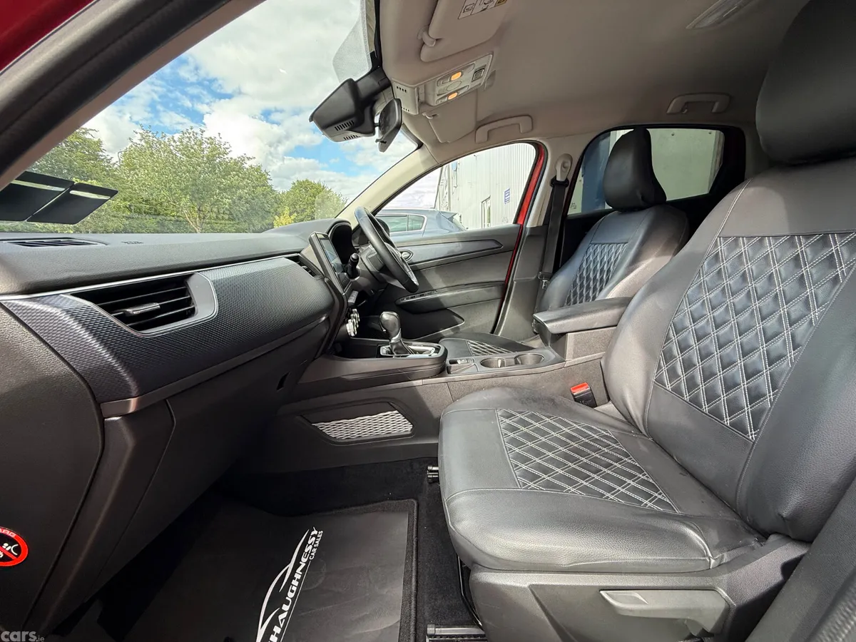 Renault Arkana Hatchback, Petrol, 2022, Red