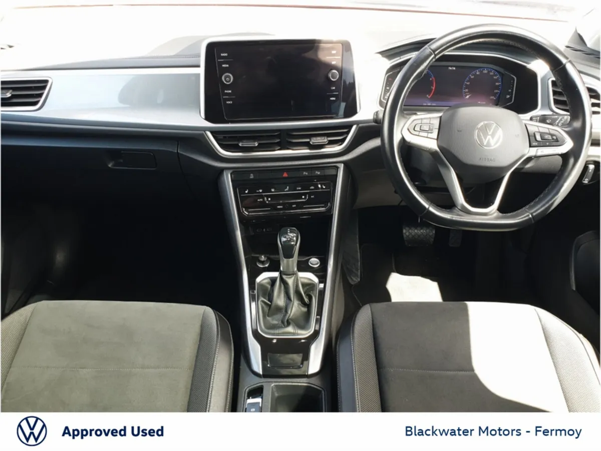 Volkswagen T-Roc SUV, Petrol, 2023, Red
