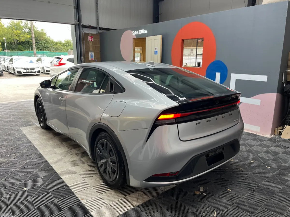 Toyota Prius Estate, Petrol, 2025, Silver