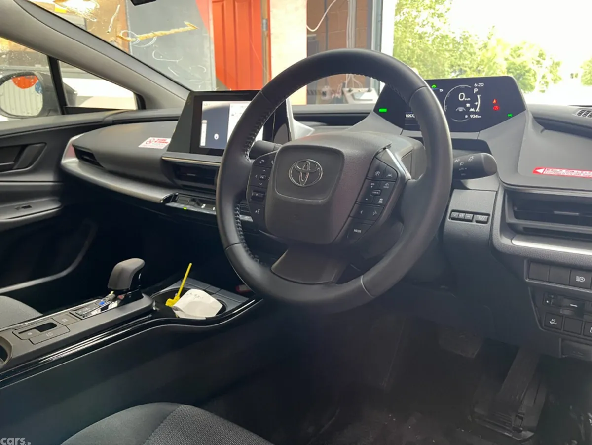 Toyota Prius Estate, Petrol, 2025, Silver
