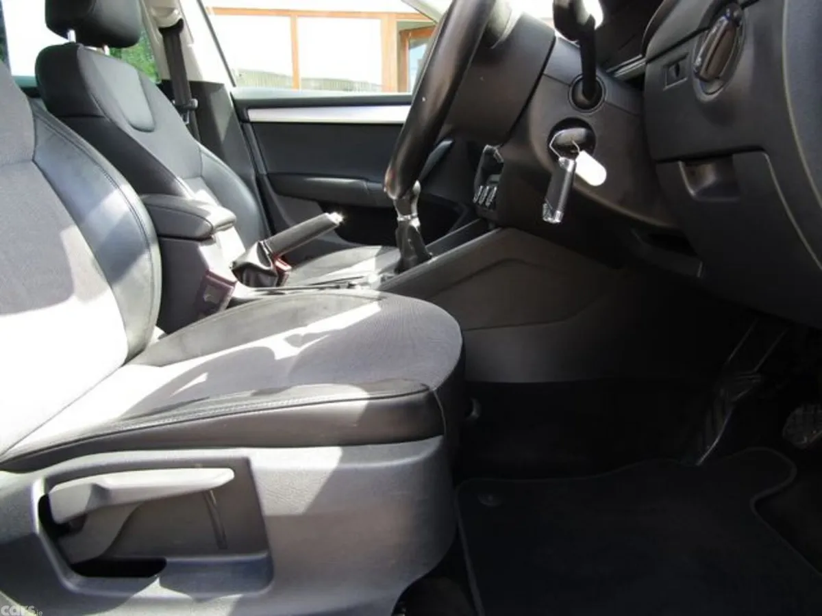 Skoda Octavia Saloon, Diesel, 2020, Grey
