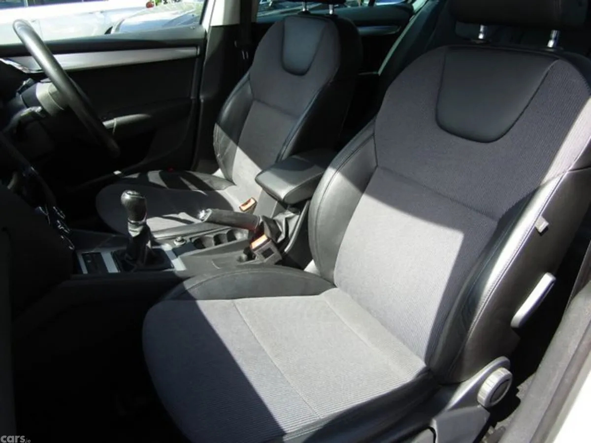 Skoda Octavia Saloon, Diesel, 2020, Grey