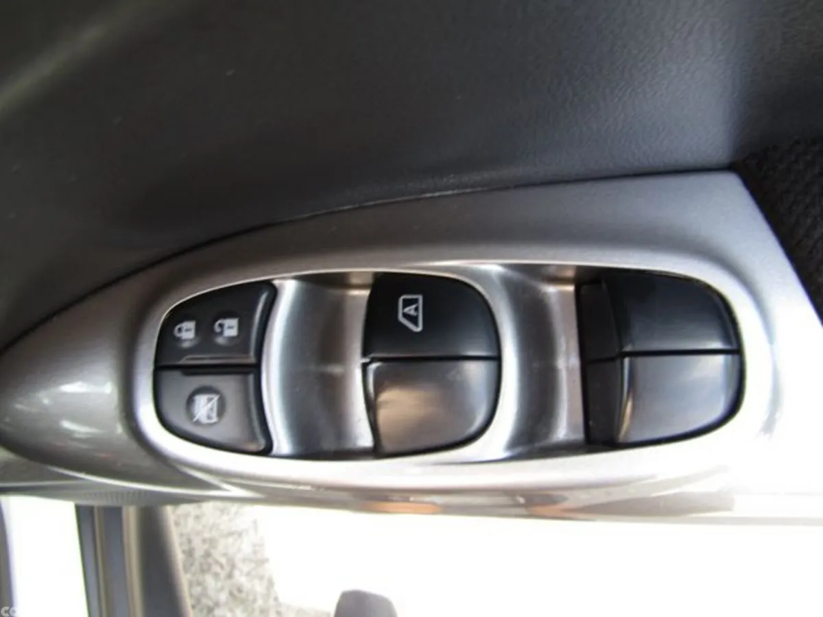 Nissan Juke MPV, Petrol, 2015, White