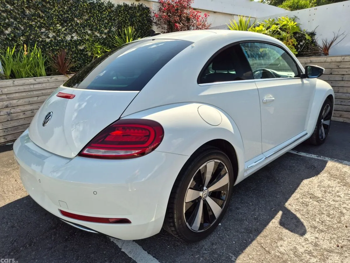 Volkswagen Beetle Hatchback, Petrol, 2018, White