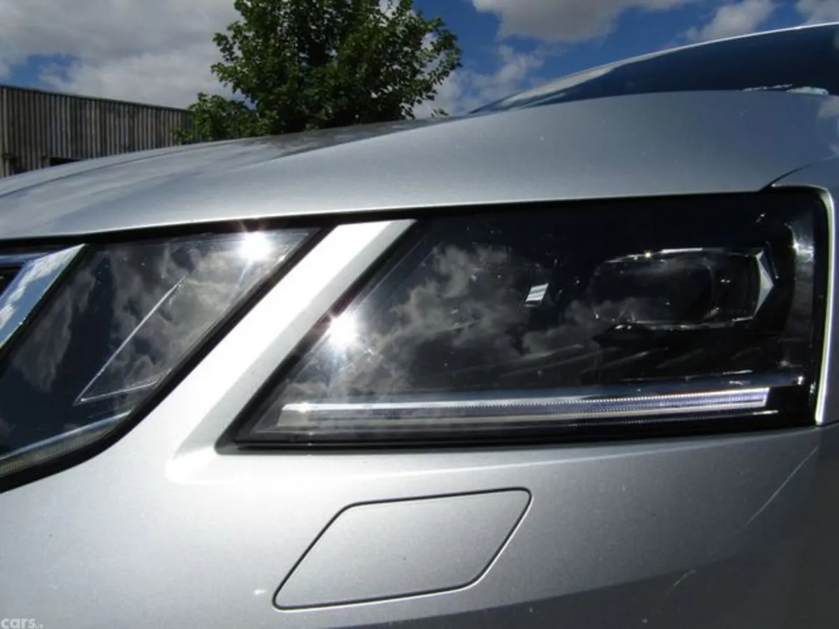 Skoda Octavia Saloon, Diesel, 2020, Grey