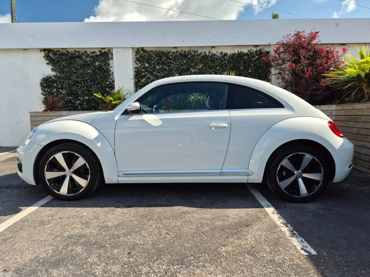 Volkswagen Beetle Hatchback, Petrol, 2018, White