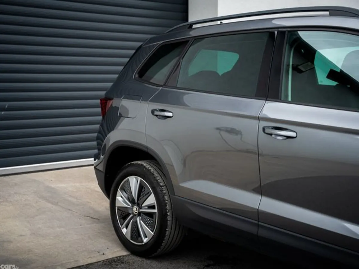 Skoda Karoq SUV, Diesel, 2023, Grey