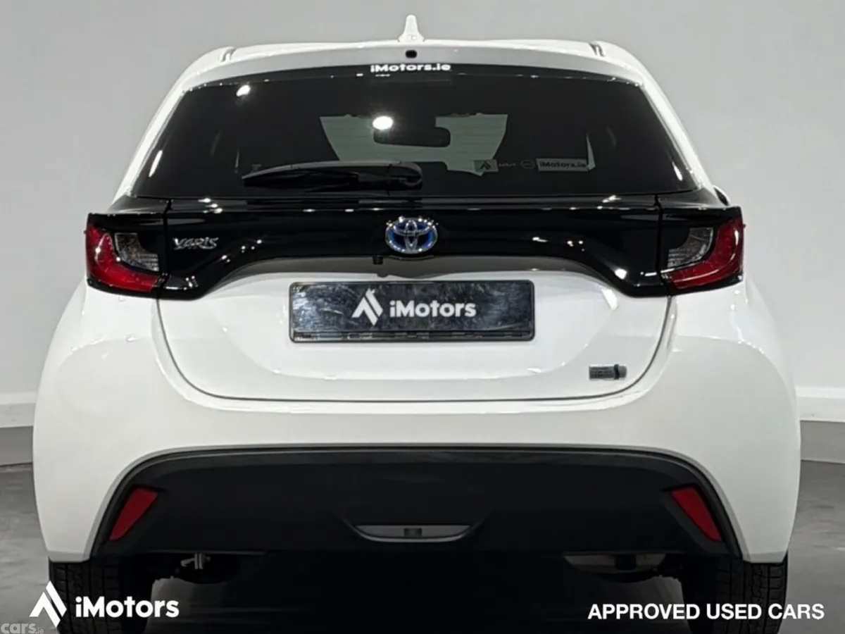 Toyota Yaris Hatchback, Petrol Hybrid, 2023, White