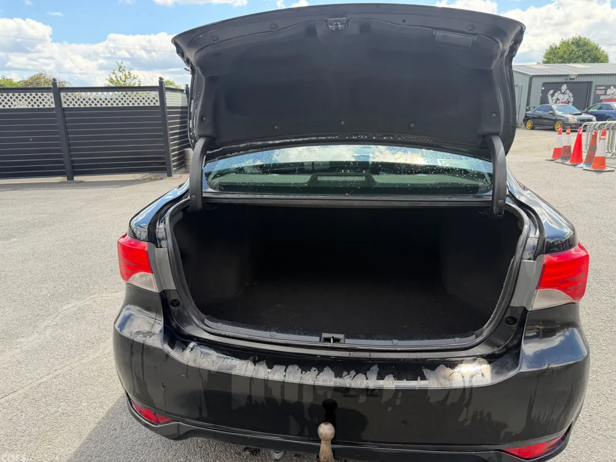 Toyota Avensis Saloon, Diesel, 2013, Black