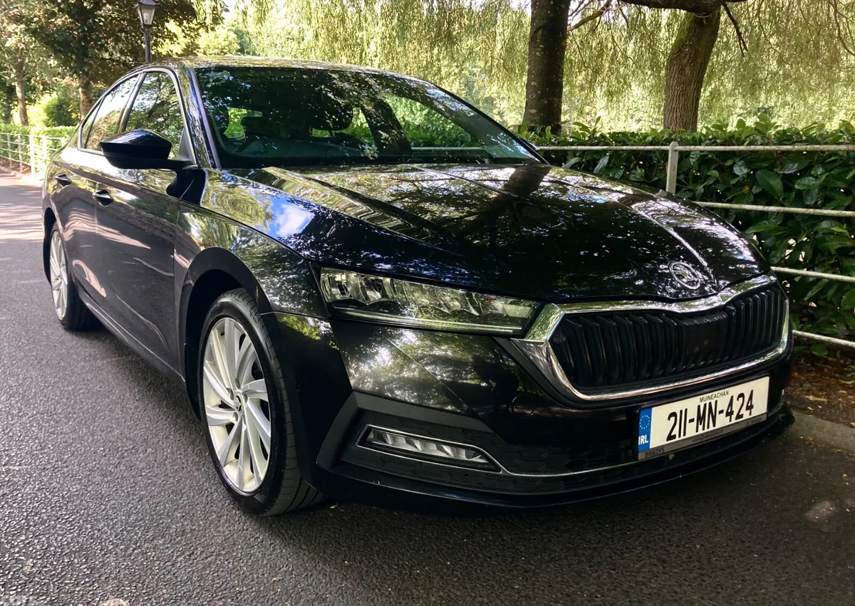 Skoda Octavia Saloon, Diesel, 2021, Black