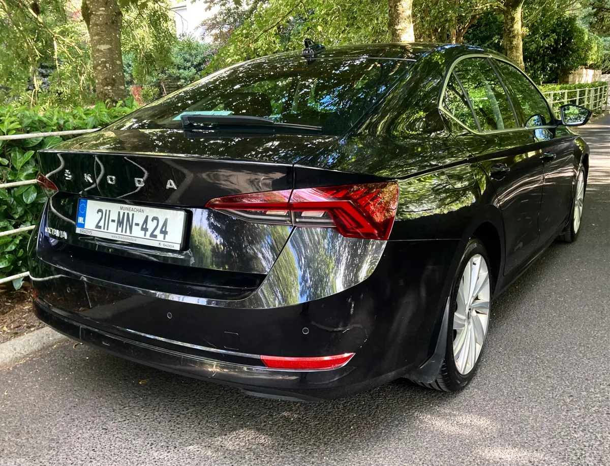 Skoda Octavia Saloon, Diesel, 2021, Black