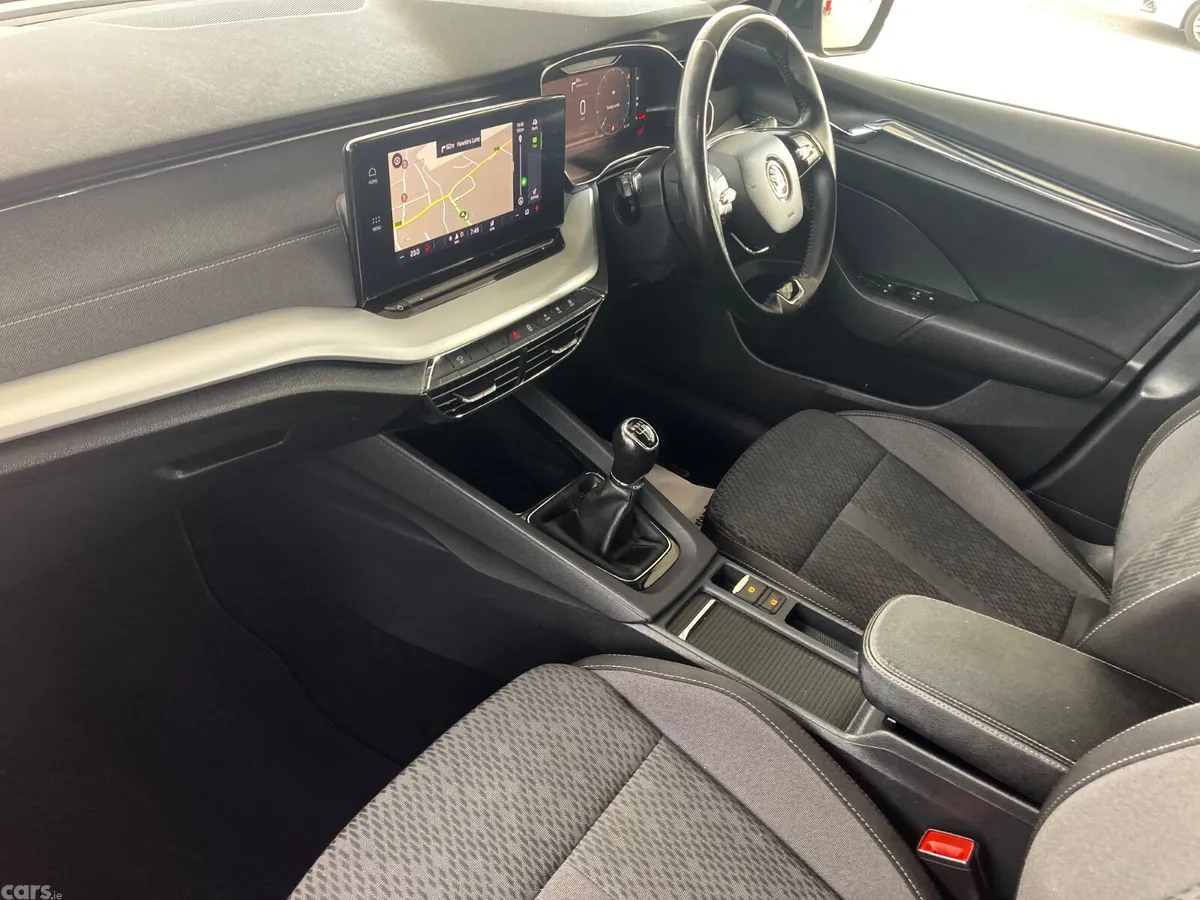 Skoda Octavia Saloon, Diesel, 2021, Black