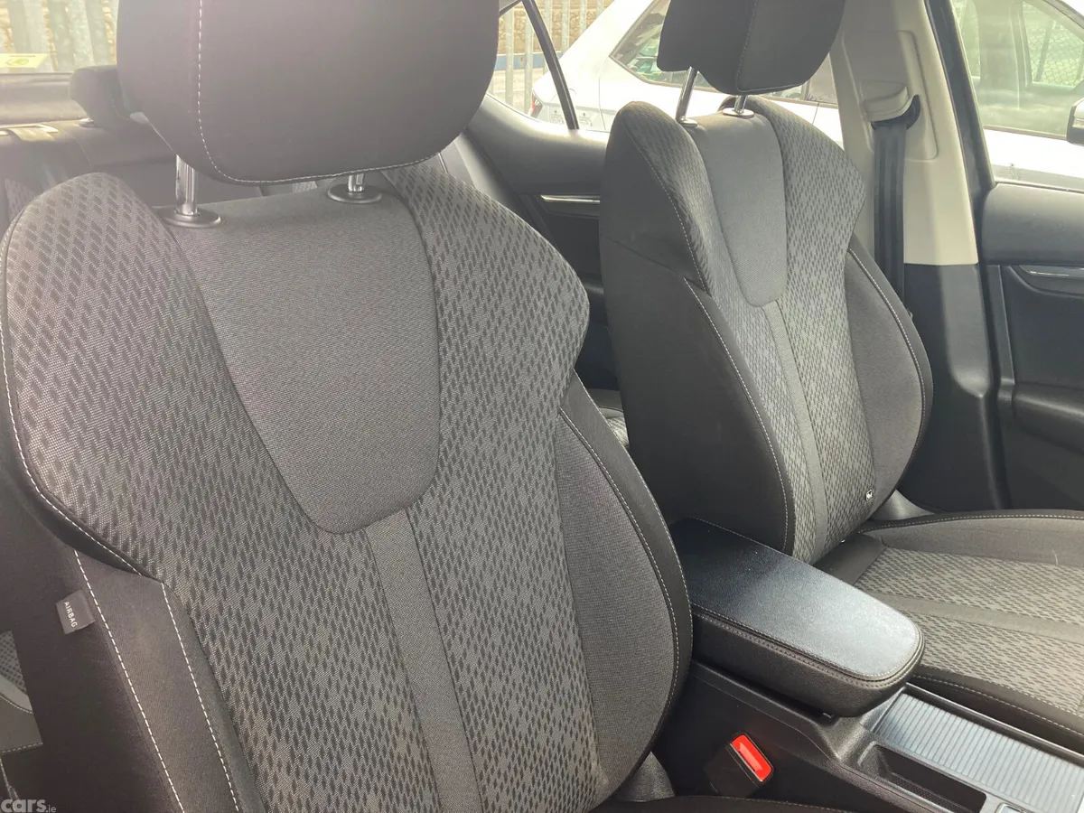 Skoda Octavia Saloon, Diesel, 2021, Black
