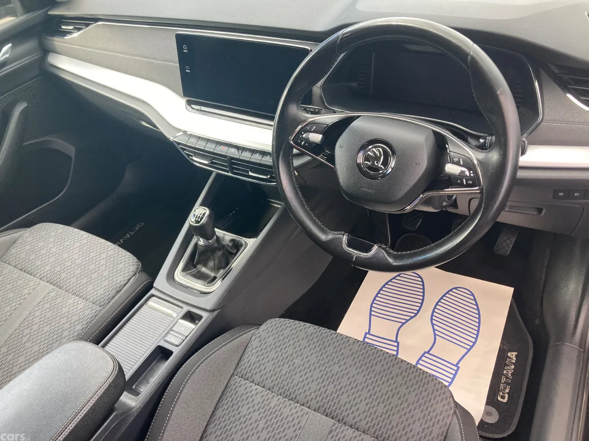 Skoda Octavia Saloon, Diesel, 2021, Black