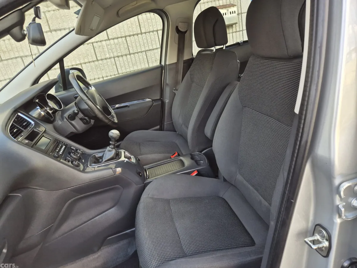 Peugeot 5008 MPV, Diesel, 2016, Grey