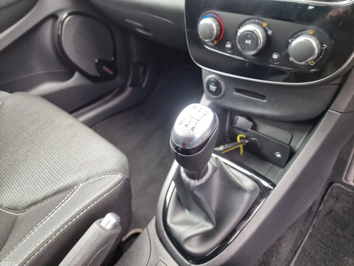 Renault Clio Hatchback, Petrol, 2018, Blue