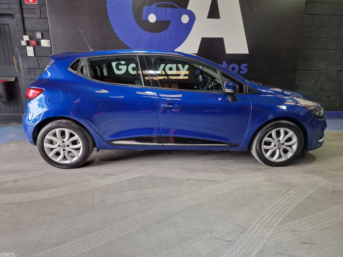 Renault Clio Hatchback, Petrol, 2018, Blue