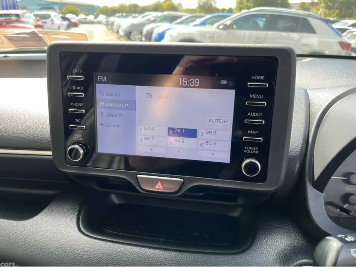 Toyota Yaris Hatchback, Petrol Hybrid, 2022, Silver